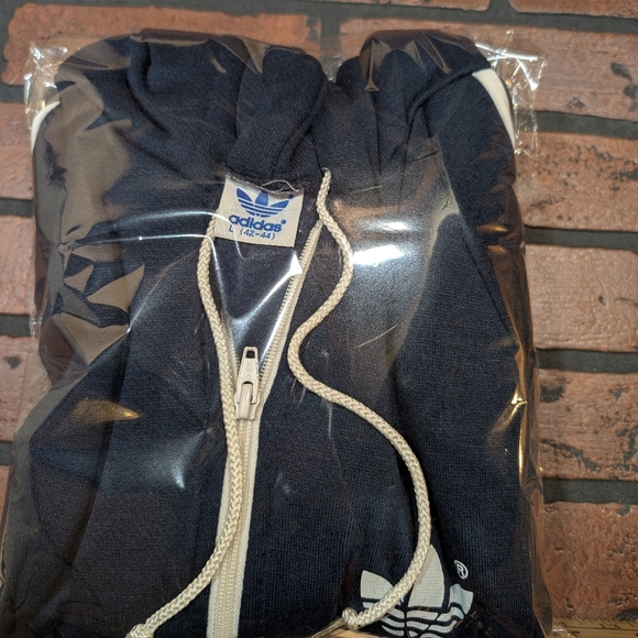 Vintage Adidas Men's L Full-Zip Hoodie - Navy - Picture 11 of 11